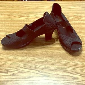 Bernie mev woven pumps